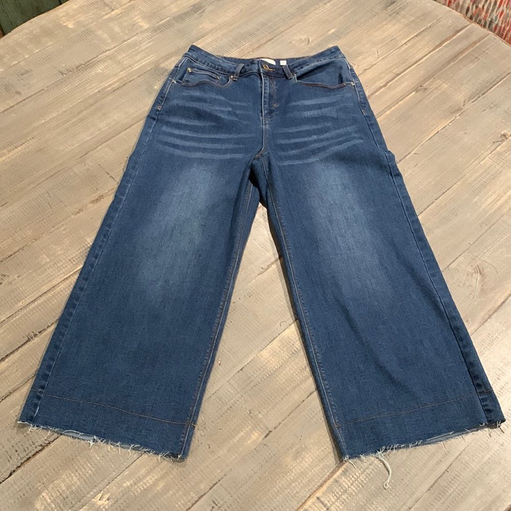 a loves a cropped jeans